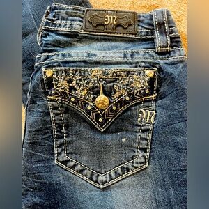 Miss Me Jeans. Pretty Blue Details.